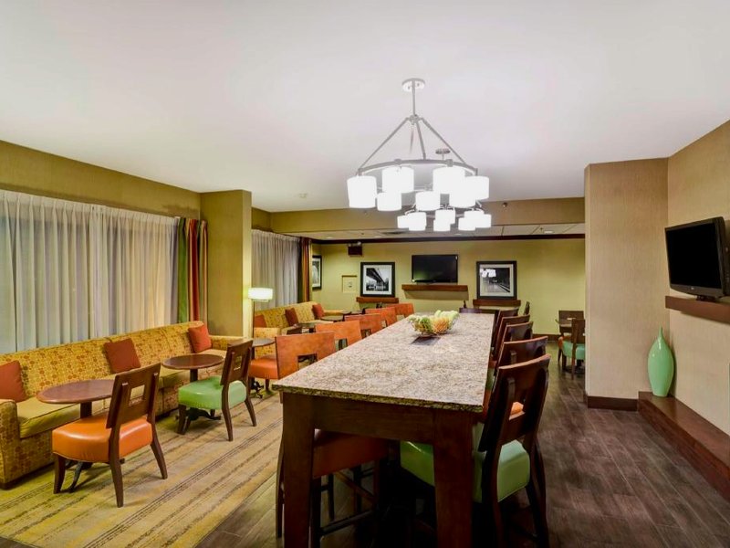 ハンプトン イン モーガンタウン (Hampton Inn Morgantown)の写真