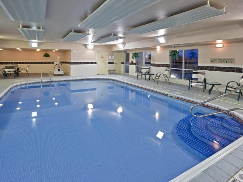 カントリー イン&スイーツ バイ ラディソン マリオン (Country Inn & Suites by Radisson, Marion, OH)の写真