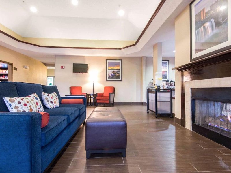 コンフォート スイーツ ロチェスター ヘンリエッタ ユニバーシティ エリア (Comfort Suites Rochester Henrietta University Area)の写真