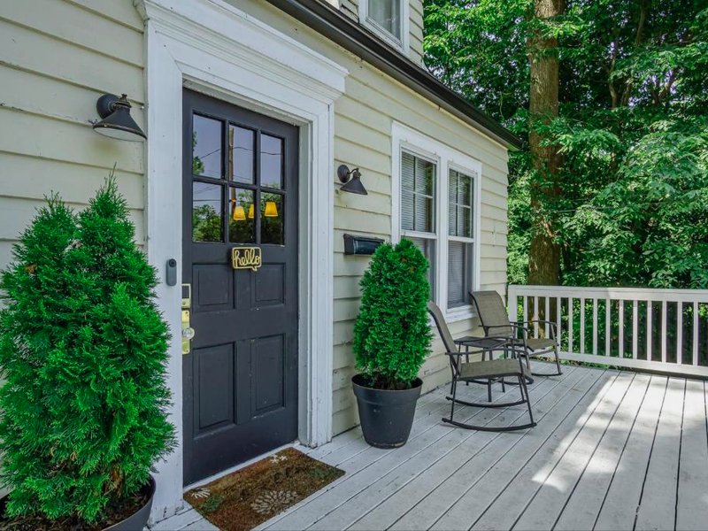 Charming Edwardsville Home Walk to Downtown!の写真