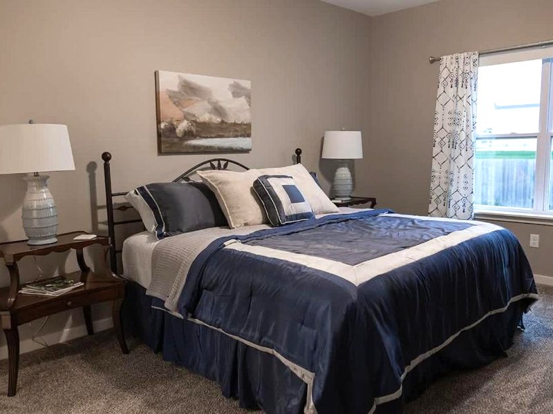 Spacious 3 bed 2 bath with King Master in Sycamoreの写真