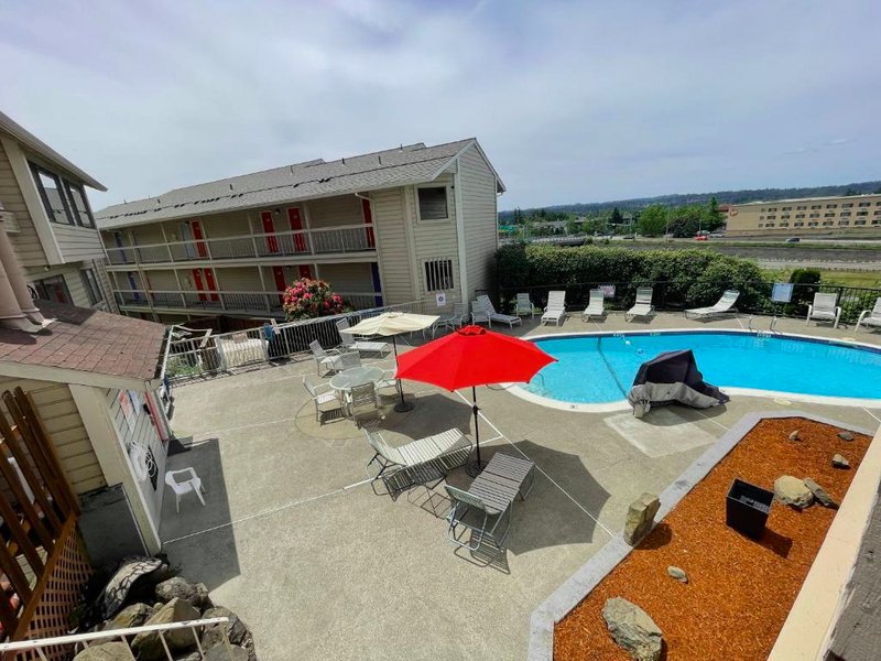 サニーサイド イン アンド スイーツ (Sunnyside Inn and Suites)の写真