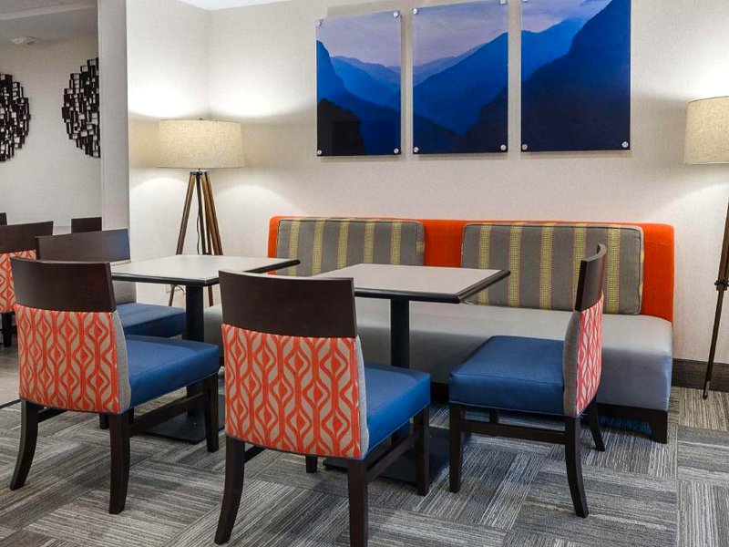ハンプトン イン コビントン (Hampton Inn Covington)の写真