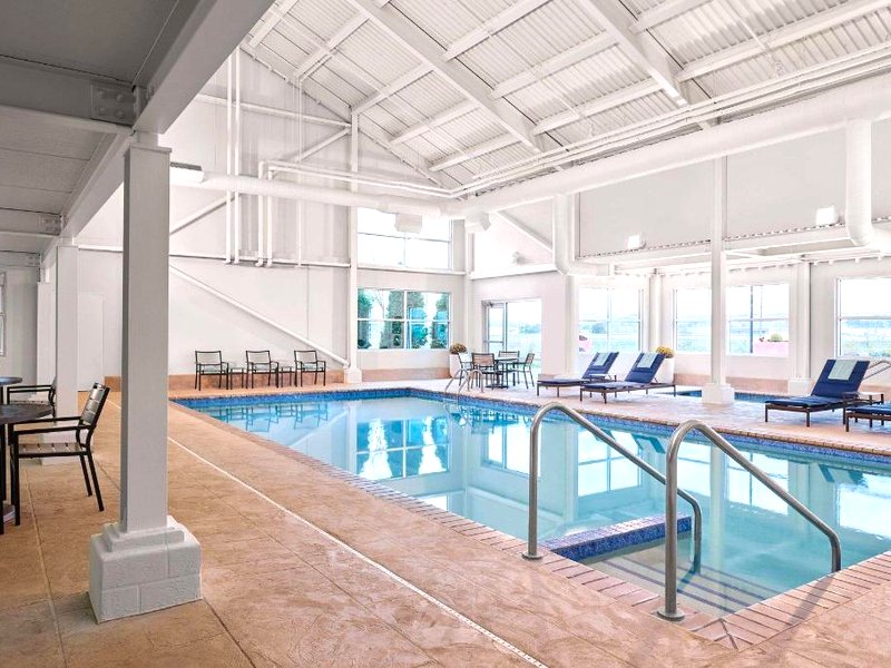 デルタ ホテルズ ミルウォーキー ノースウェスト (Delta Hotels Milwaukee Northwest)の写真