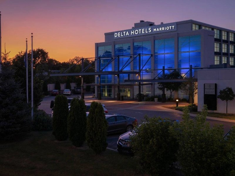 デルタ ホテルズ ミルウォーキー ノースウェスト (Delta Hotels Milwaukee Northwest)の写真