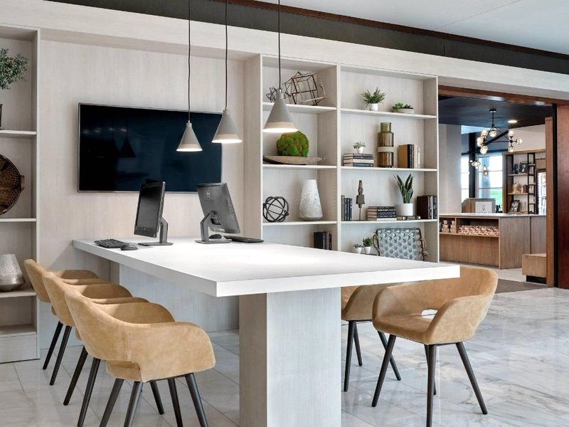 デルタ ホテルズ ミルウォーキー ノースウェスト (Delta Hotels Milwaukee Northwest)の写真