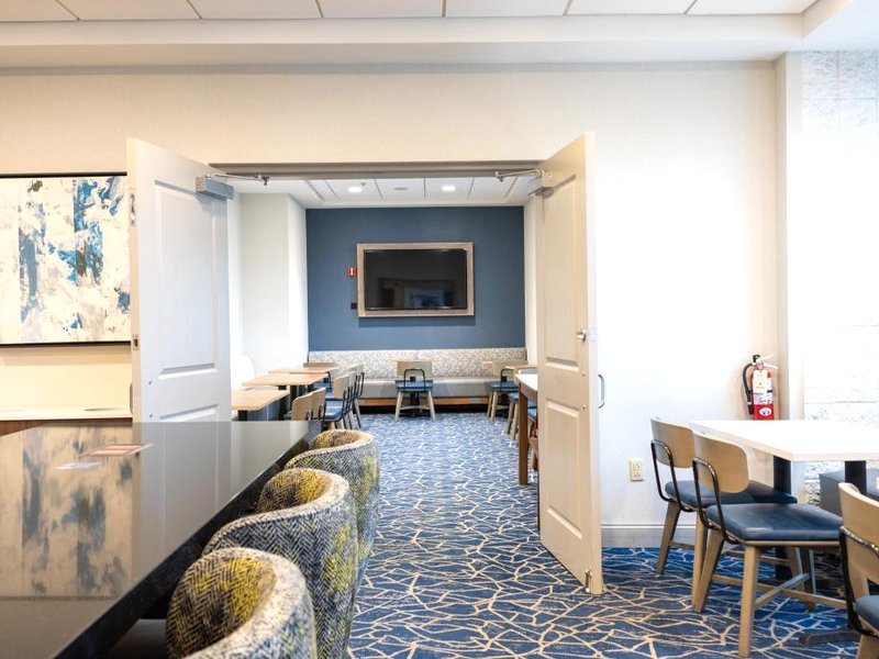 ホリデイ イン エクスプレス ホテル ＆ スイーツ ボストン ケンブリッジ バイ IHG (Holiday Inn Express Hotel & Suites Boston-Cambridge By IHG)の写真
