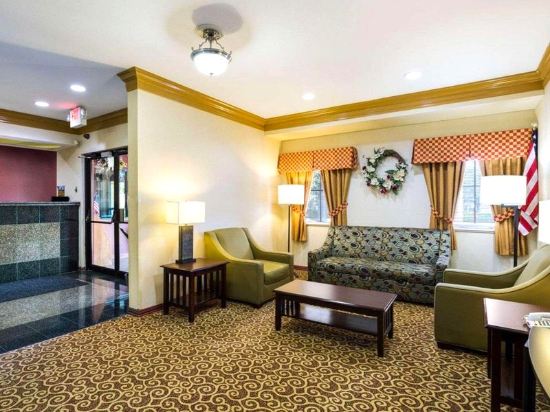Days Inn by Wyndham Rosenbergの写真