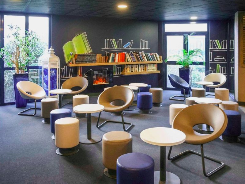 イビス バジェット マルヌ ラ ヴァレ ポントー コンボー (ibis budget Marne-la-Vallée Pontault-Combault)の写真