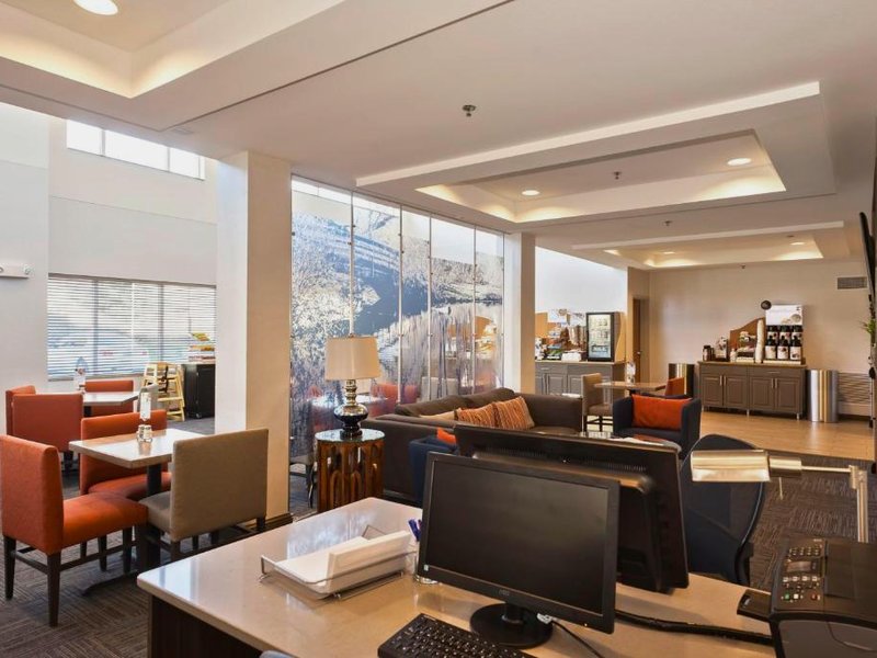 Holiday Inn Express Hotel & Suites Chanhassen By IHGの写真