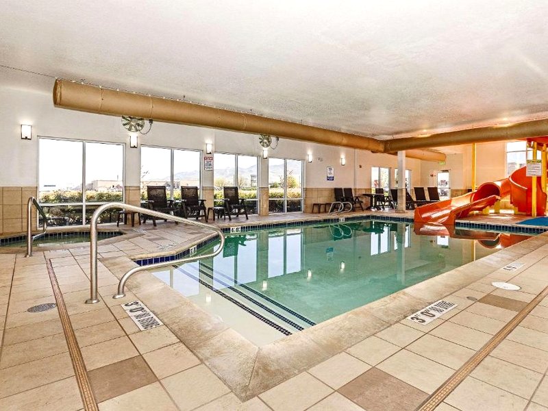 コンフォート イン&スイーツ ローガン ニア ユニバーシティ (Comfort Inn & Suites Logan Near University)の写真