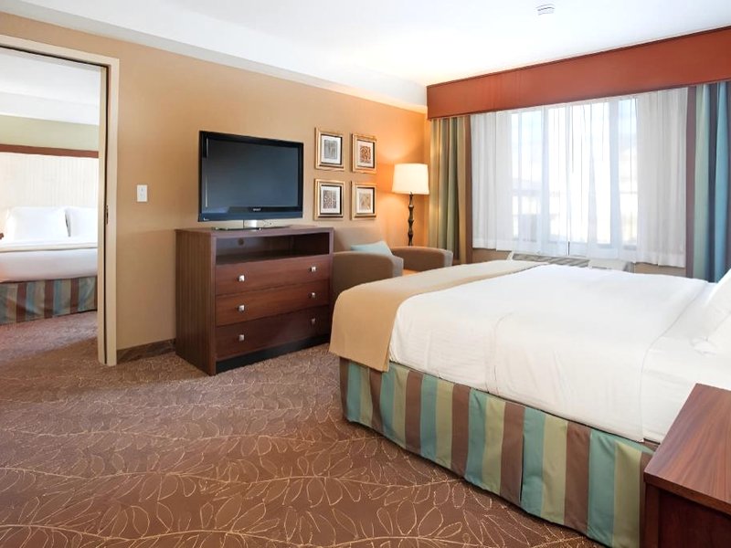 Holiday Inn Express & Suites Logan By IHGの写真