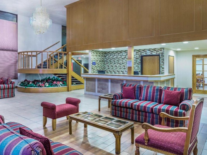 デイズ イン&スイーツ バイ ウィンダム ローガン (Days Inn & Suites by Wyndham Logan)の写真