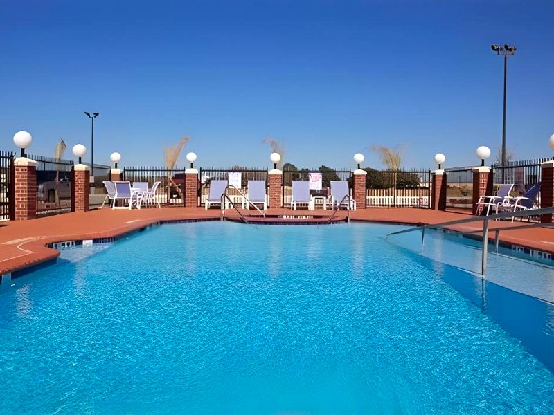 ホリデイ イン エクスプレス ホテル ＆ スイーツ ワラー バイ IHG (Holiday Inn Express Hotel & Suites Waller By IHG)の写真