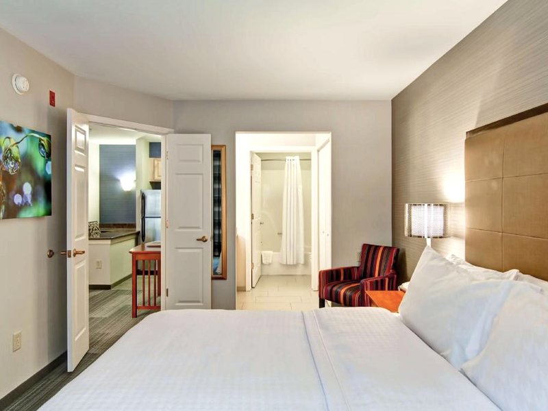 ホームウッドス イーツ バイ ヒルトン ストラトフォード (Homewood Suites by Hilton Stratford)の写真