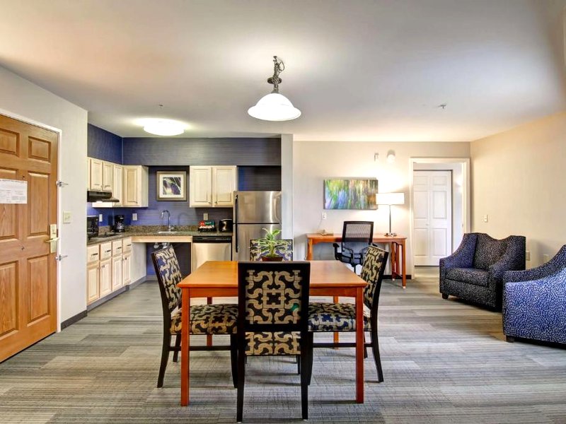 ホームウッドス イーツ バイ ヒルトン ストラトフォード (Homewood Suites by Hilton Stratford)の写真
