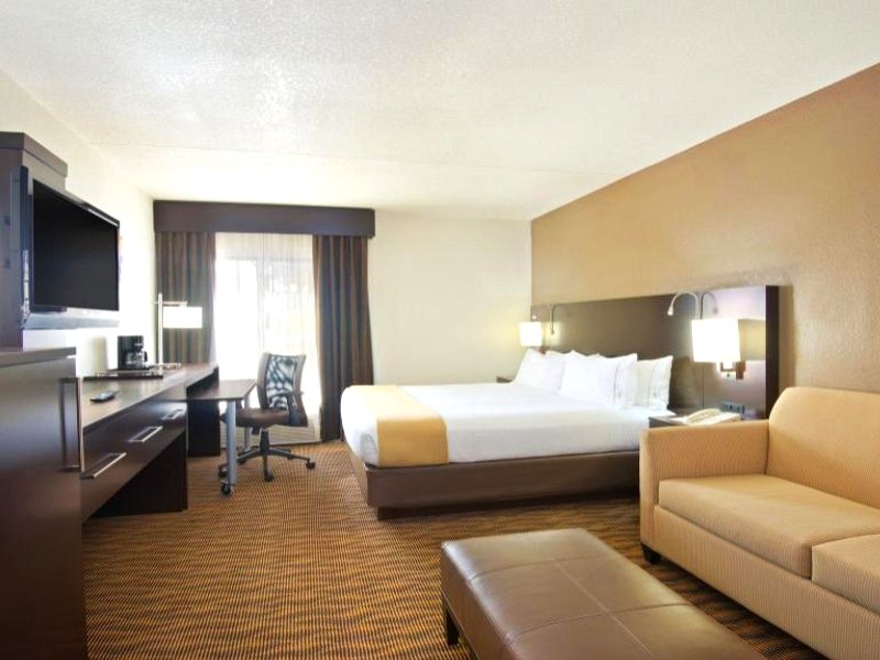 Holiday Inn Express Hotel & Suites Colby By IHGの写真