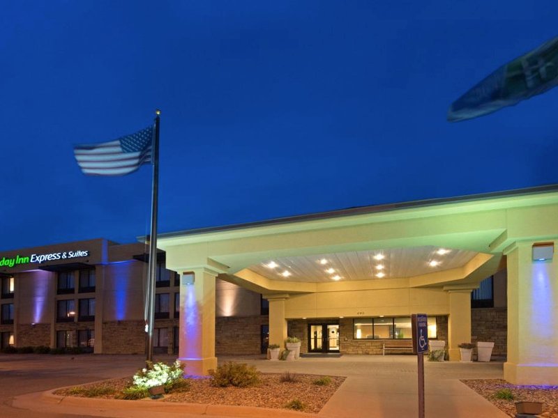 Holiday Inn Express Hotel & Suites Colby By IHGの写真