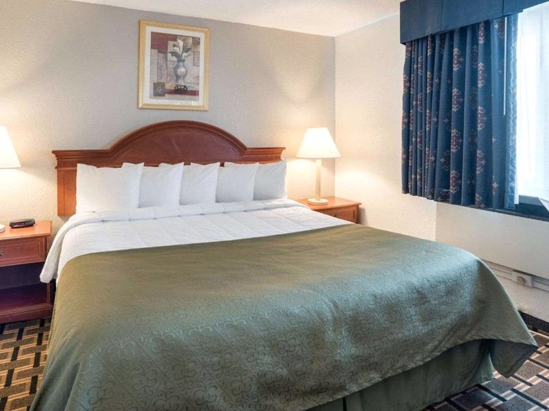 クオリティ イン (Quality Inn)の写真