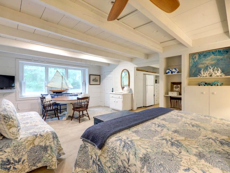 Nantucket Hide-Away Cottage on Saint Marys River!の写真