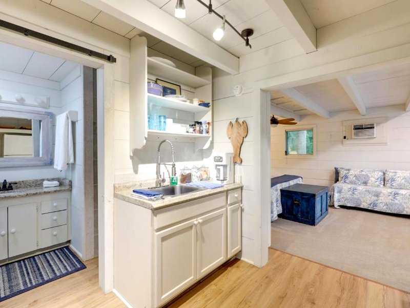 Nantucket Hide-Away Cottage on Saint Marys River!の写真