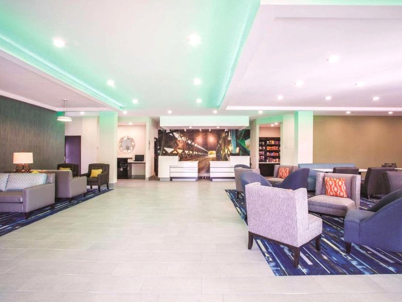 La Quinta Inn & Suites by Wyndham Cullmanの写真