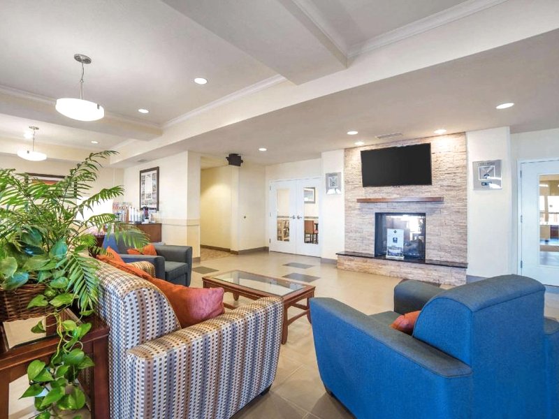 コンフォート イン&スイーツ トゥーイル ソルト レイク シティ (Comfort Inn & Suites Tooele-Salt Lake City)の写真