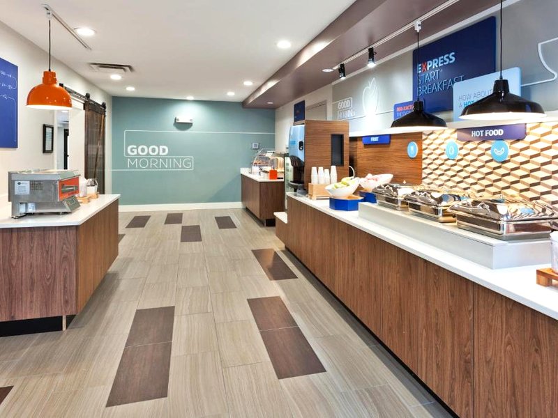 Holiday Inn Express Hotel & Suites Rome-East By IHGの写真