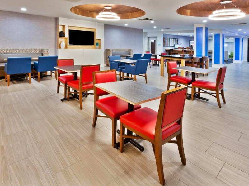 Holiday Inn Express Hotel & Suites Rome-East By IHGの写真