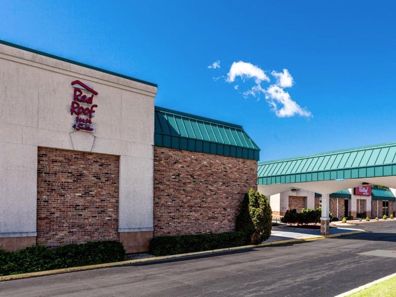 レッド ルーフ イン&スイーツ デカルブ (Red Roof Inn & Suites DeKalb)の写真