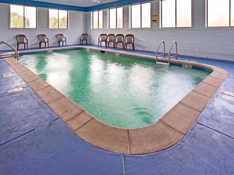 スーパー 8 バイ ウィンダム デカルブ IL (Super 8 By Wyndham Dekalb Il)の写真