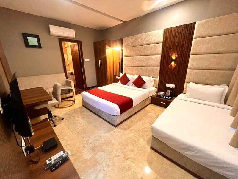 Skymoon Hotel And Restaurant の写真
