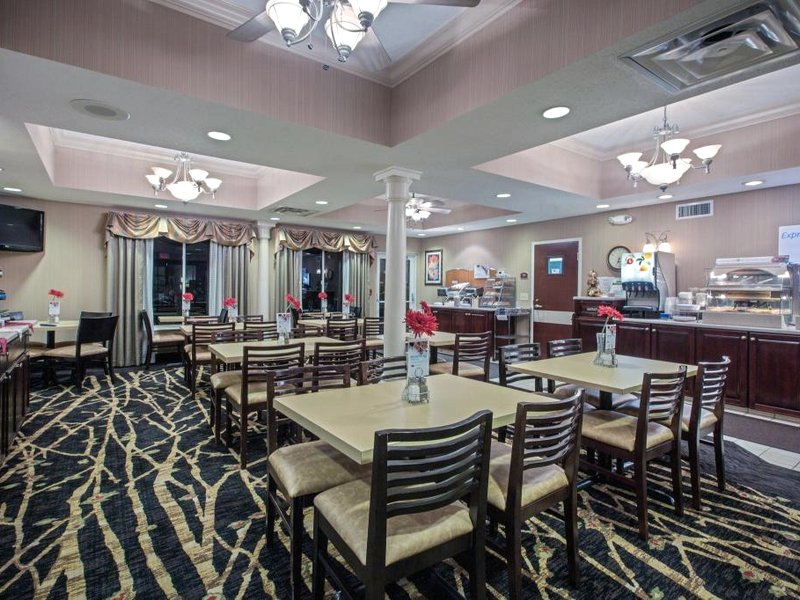 Holiday Inn Express Hotel & Suites Youngstown North-Warren/Niles By IHGの写真