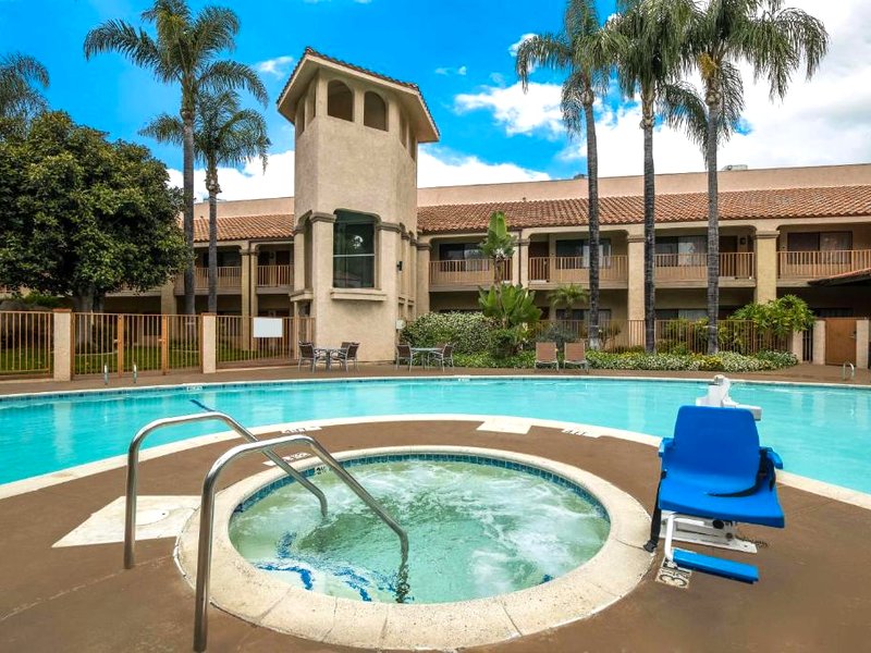 Best Western Diamond Bar Hotel & Suitesの写真