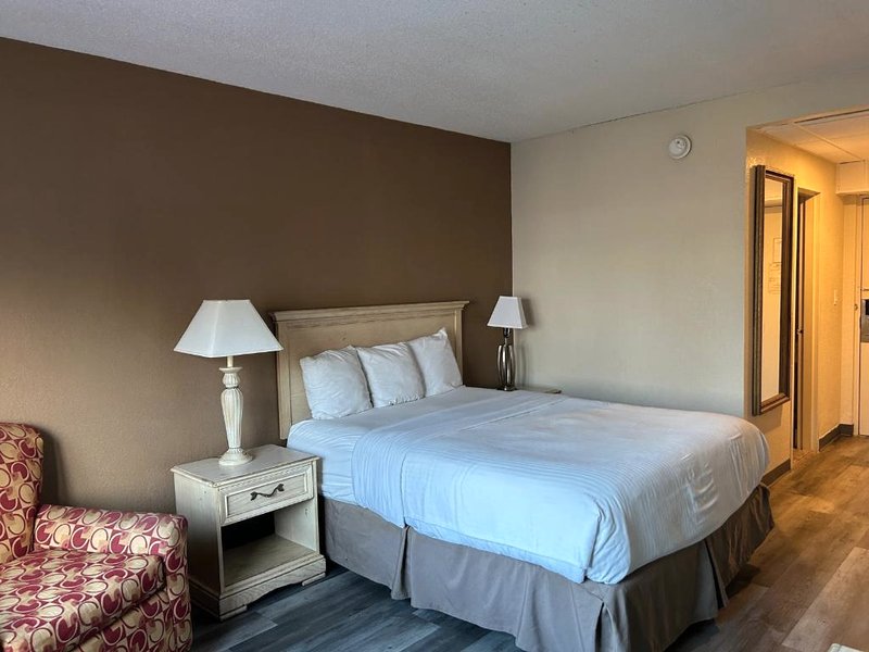 Hilltop Inn & Suitesの写真