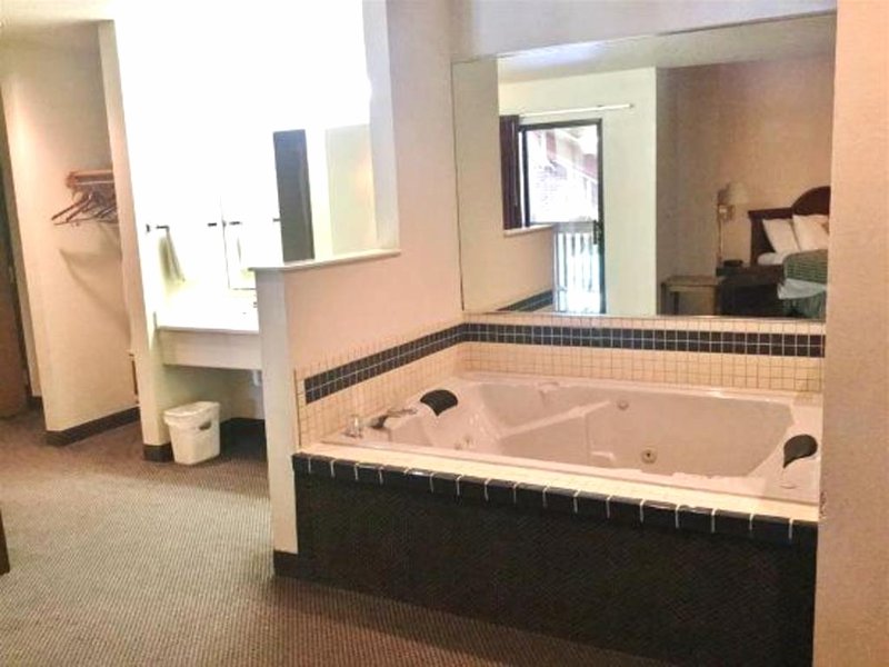 Amerihost Inn & Suites Fultonの写真