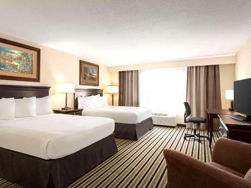 Country Inn & Suites by Radisson, Little Falls, MNの写真