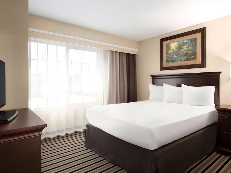 Country Inn & Suites by Radisson, Little Falls, MNの写真