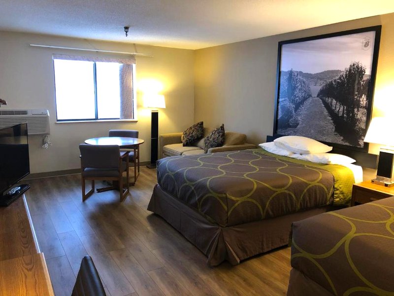 スーパー 8 バイ ウィンダム サーモンアーム (Super 8 By Wyndham Salmon Arm)の写真