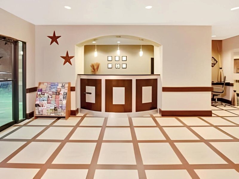 ハワード ジョンソン バイ ウィンダム ノルコ (Howard Johnson by Wyndham Norco)の写真