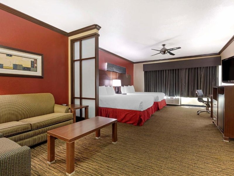 Best Western Plus Classic Inn and Suitesの写真