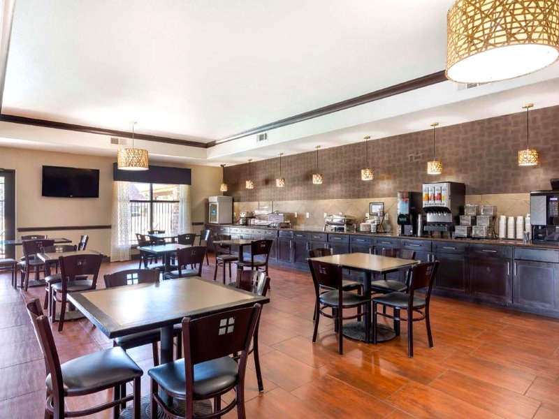 Best Western Plus Classic Inn and Suitesの写真