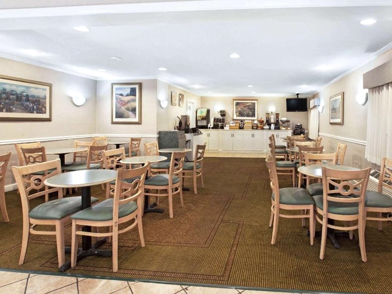 ラ キンタ イン バイ ウィンダム デトロイト カントン (La Quinta Inn by Wyndham Detroit Canton)の写真