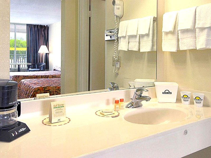 Days Inn by Wyndham Donalsonvilleの写真