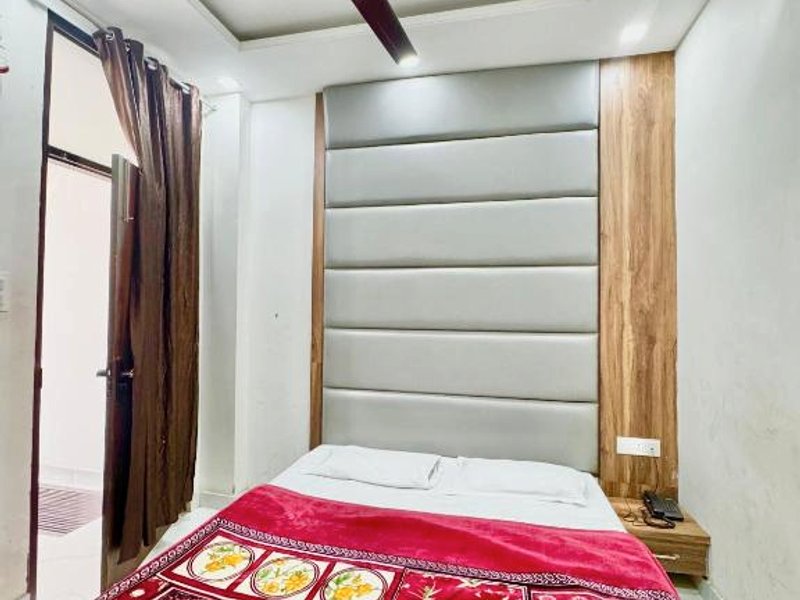 Hotel Regal railway road near state Bank of India Saharanpurの写真