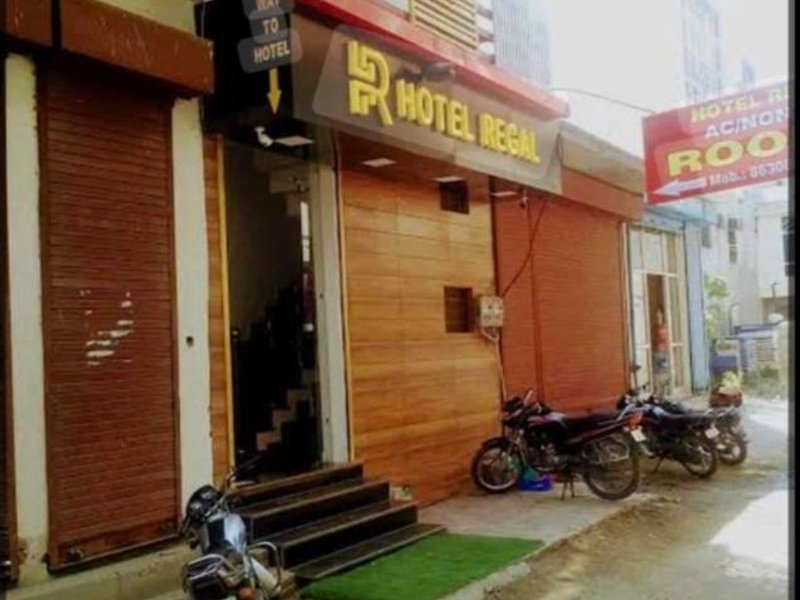 Hotel Regal railway road near state Bank of India Saharanpurの写真
