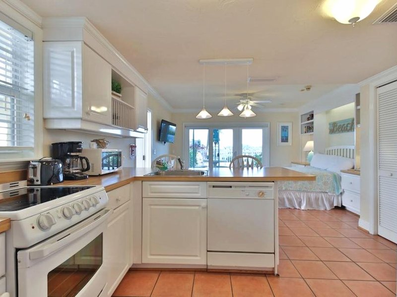 Tortuga Inn Beach Resort Unit #229の写真