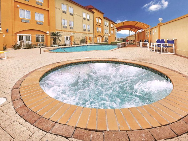 La Quinta Inn & Suites by Wyndham Raymondvilleの写真