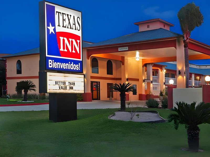 Texas Inn and Suites Raymondvilleの写真