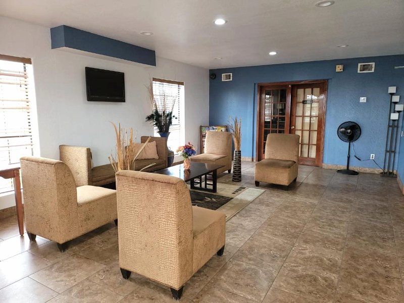 Texas Inn and Suites Raymondvilleの写真